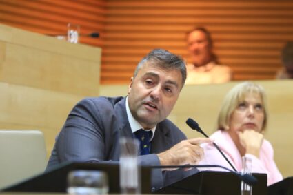 Peirone y Ferrero impulsan un proyecto para prevenir la muerte súbita infantil con estudios cardíacos obligatorios