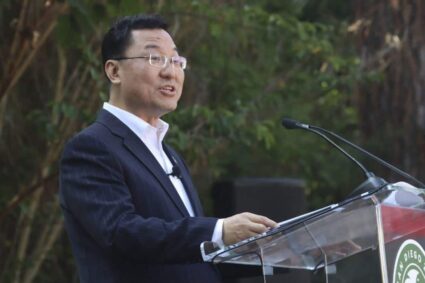 China insta a Estados Unidos a “volver a la cordura” y evitar una guerra comercial