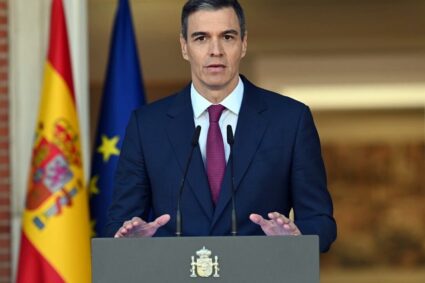 España regularizará a 500 mil inmigrantes indocumentados mediante un decreto del gobierno de Sánchez