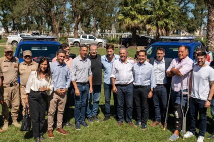Entregaron camionetas para la Patrulla Rural y reconocieron a productores en Oliva y Oncativo