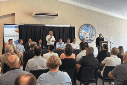 Oliva: entregaron móviles para la Patrulla Rural y aportes por más de $20 millones a productores