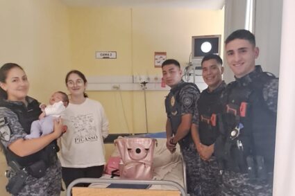Héroes de azul: policías le salvaron la vida a una bebé recién nacida en Villa María