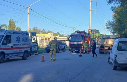 Siniestro vial en el centro de Almafuerte: una mujer resultó lesionada tras un choque en calle Urquiza