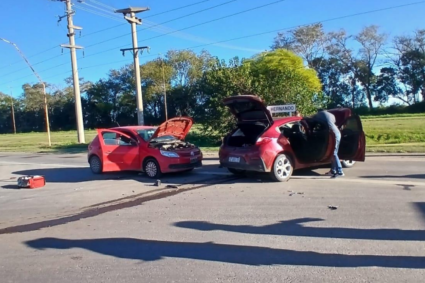 Fuerte choque en el cruce de las rutas 6 y E-79 en Tancacha: solo se registraron daños materiales