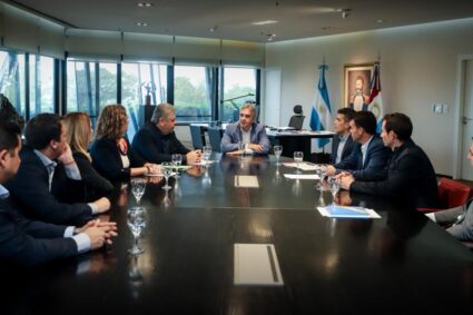 Llaryora respalda al sector automotriz: piden prorrogar la Ley de Autopartismo para blindar 40 mil empleos en Córdoba