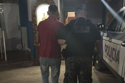 Fin de semana agitado en Río Tercero: múltiples detenciones por robos, violencia familiar y un insólito hallazgo