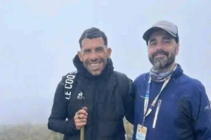 El «Apache» en las nubes: Carlos Tévez sorprendió a todos con una travesía al Cerro Champaquí
