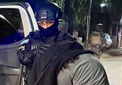 Golpe al narcotráfico en la capital: la FPA desarticuló un búnker de drogas y detuvo a cuatro personas en Villa La Tela