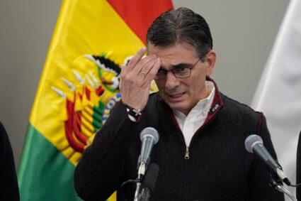 Crisis en Bolivia: el presidente Rodrigo Paz anunció un «reordenamiento» de su gabinete para frenar las masivas protestas sociales