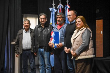 Seguridad jurídica para las familias: el Gobierno de Córdoba entregó escrituras en el oeste provincial