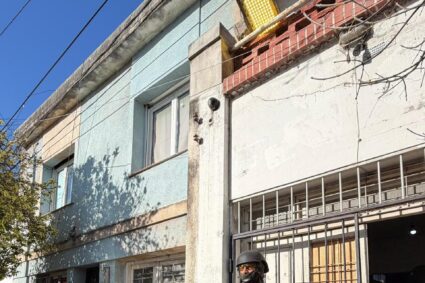 Golpe al narcomenudeo en Córdoba: la FPA cerró un búnker de drogas en Villa Páez y detuvo a una mujer de 73 años