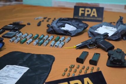 Golpe al narcotráfico en Córdoba: la FPA incautó más de 5.000 dosis de cocaína y un arsenal en Villa La Tela