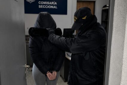 Golpe al narcomenudismo en Villa Nueva: la FPA cerró búnkeres de venta y detuvo a una mujer con dosis de cocaína
