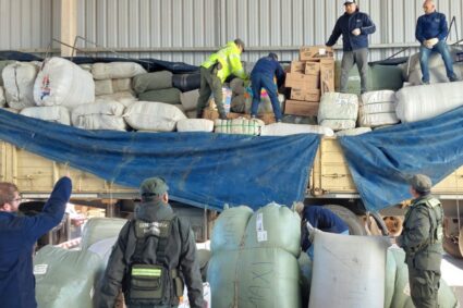 Golpe al contrabando en James Craik: Gendarmería secuestró un millonario cargamento textil valuado en más de 1.500 millones de pesos