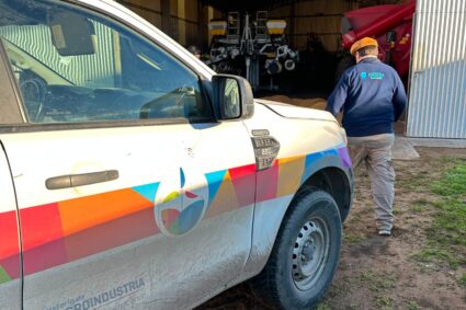 Controles agroindustriales: El Gobierno provincial clausuró un equipo de pulverización e intimó a productores en el interior