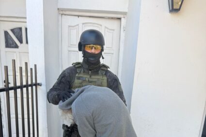 Narcopeluquería en Justiniano Posse: la FPA detuvo a dos hombres que vendían droga con la modalidad delivery