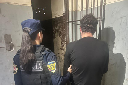 Madrugada delictiva en Hernando: Rompieron la vidriera de un comercio, robaron una motosierra y detuvieron a un sospechoso