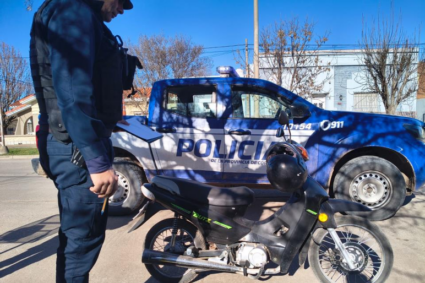 Controles preventivos en Las Perdices: Secuestran motocicletas sobre la Ruta Nacional 158 por infracciones al Código de Convivencia