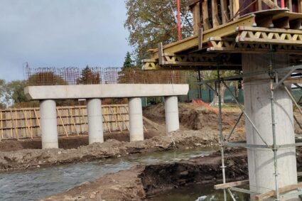 Avance clave en Calamuchita: La construcción del nuevo puente sobre el río Santa Rosa ya alcanzó un 37% de ejecución