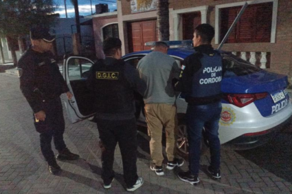 Intenso fin de semana policial en Río Tercero: Múltiples detenidos por violencia familiar, robos y un joven de Almafuerte bajo arresto