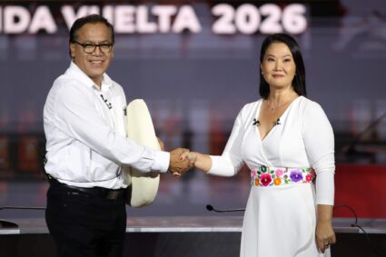 Elecciones en Perú: Un escrutinio milimétrico estira la definición del balotaje entre Roberto Sánchez y Keiko Fujimori