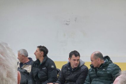 Productores del sur de Calamuchita se reunieron en Río de los Sauces y reclaman por el abandono de los caminos rurales