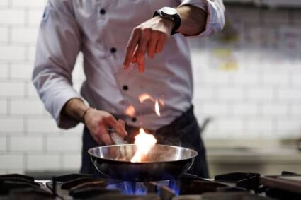 Convocatoria laboral en la región: La Oficina de Empleo de Río Tercero busca cocinero con experiencia industrial