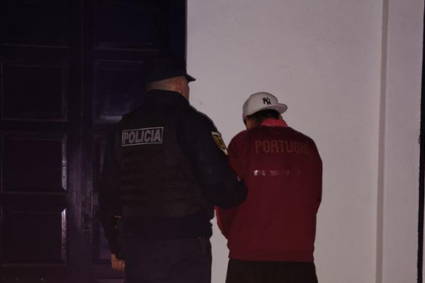Violó la perimetral: Fue a la casa de su padre en Dalmacio Vélez y terminó detenido por desobediencia a la autoridad