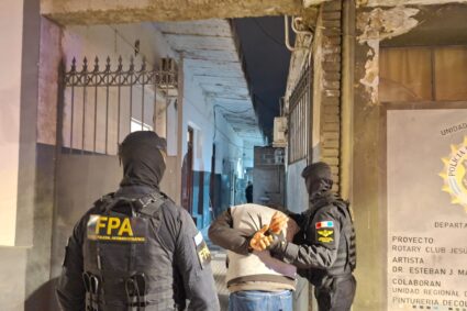 Jesús María: la FPA detuvo a un hombre con dosis de cocaína listas para la venta