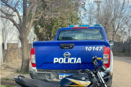Policiales en Río Tercero: Detienen a un menor vinculado a un robo comercial y secuestran tres motocicletas en intensos controles