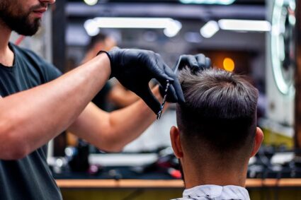 Villa Ascasubi: abren las inscripciones para un curso de peluquería masculina con certificación de la UNC