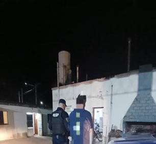 Violencia de género en Almafuerte: detuvieron a un hombre tras agredir a su esposa en barrio Tierras del Fundador