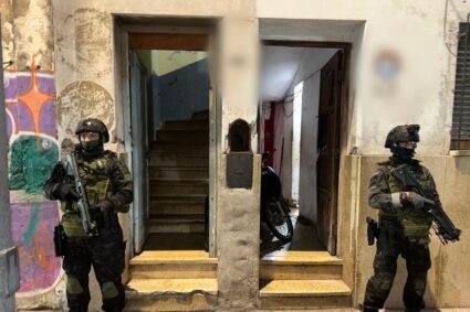 Golpe al narcomenudeo en la capital: la FPA detuvo a tres personas y secuestró cocaína y marihuana en pleno centro