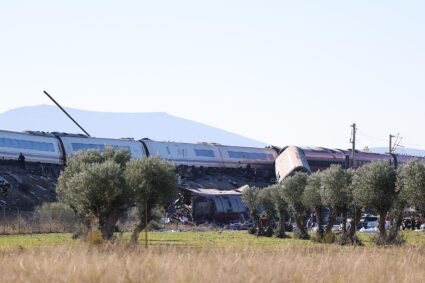 Internacionales: un trágico choque de trenes de alta velocidad en España dejó al menos 50 muertos y 179 heridos